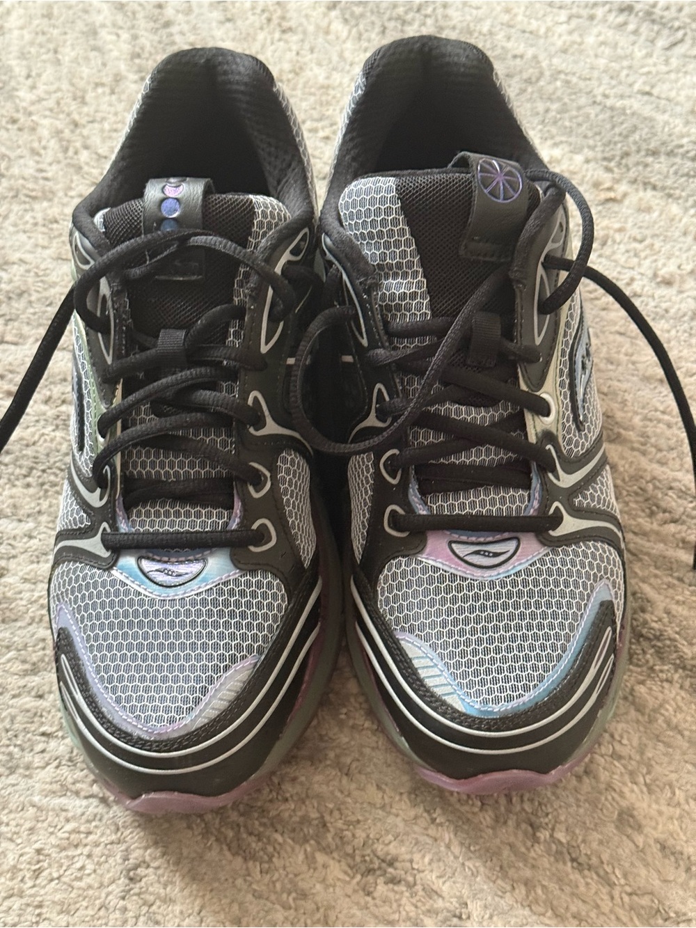 Saucony Women's Gray Athletic Sneakers with Lavender and Light Blue Accents